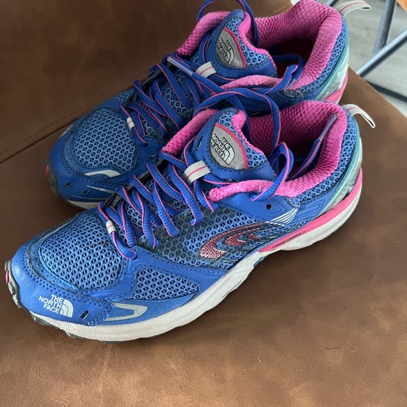 Women’s Size 8 Northface Shoes - Picture 5 of 8